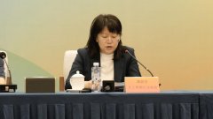 <b>断提拔全球人工智能终端市场“含深度”和产物</b>